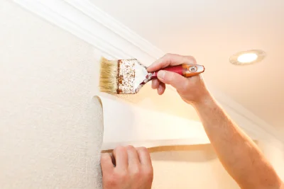 Pose de papier peint à Courset — revêtements muraux et toiles de verre